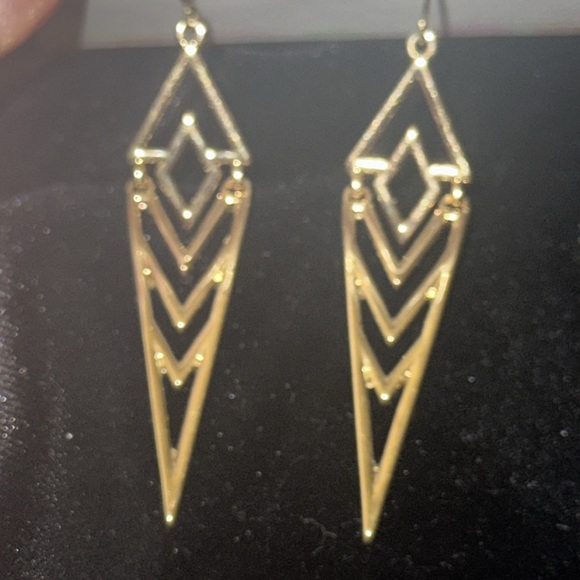Premier Designs Stella Gold Tone Dangle Earrings Deco style - Picture 3 of 4